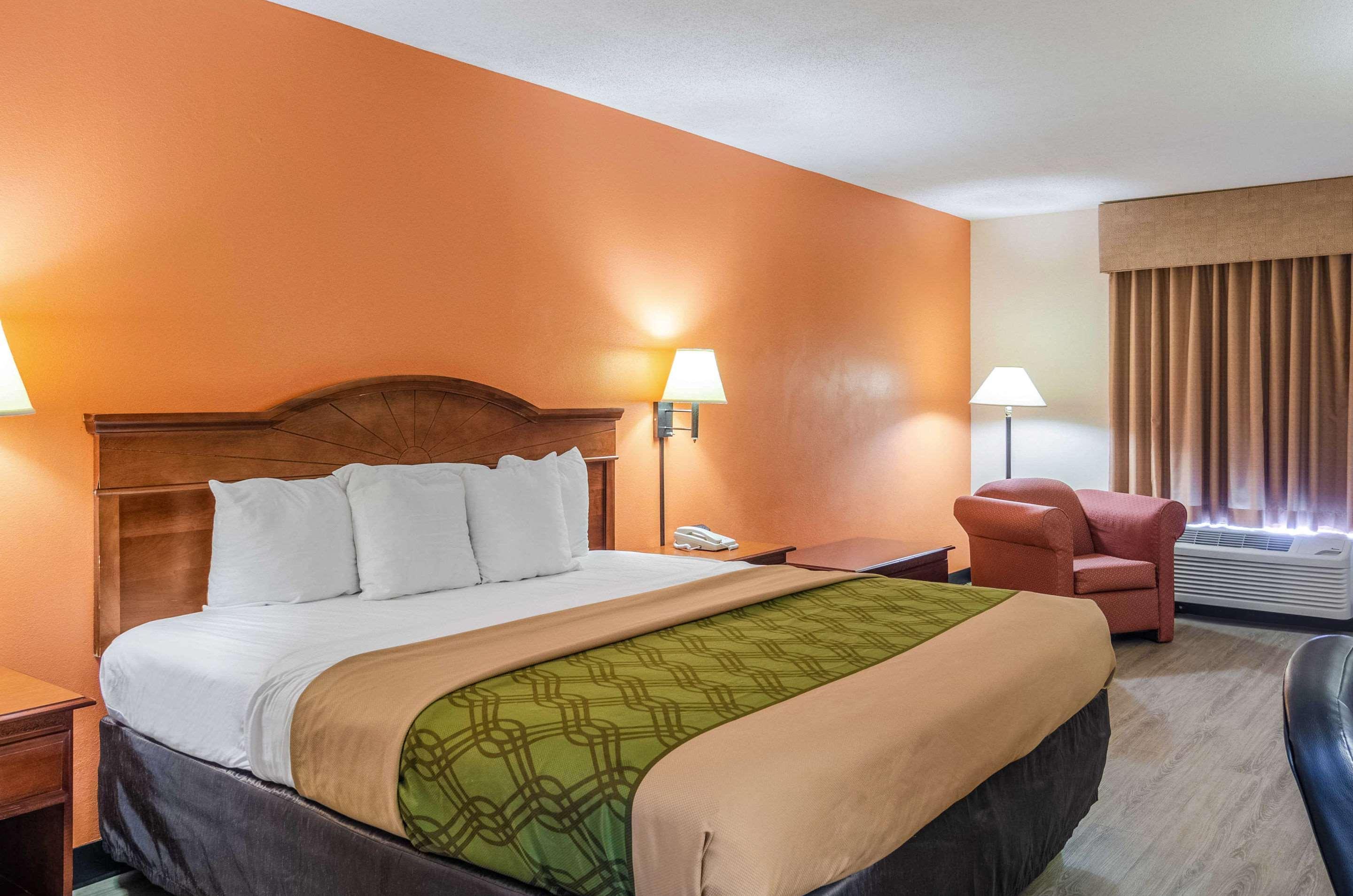 Econo Lodge Inn & Suites Gulfport Exterior foto